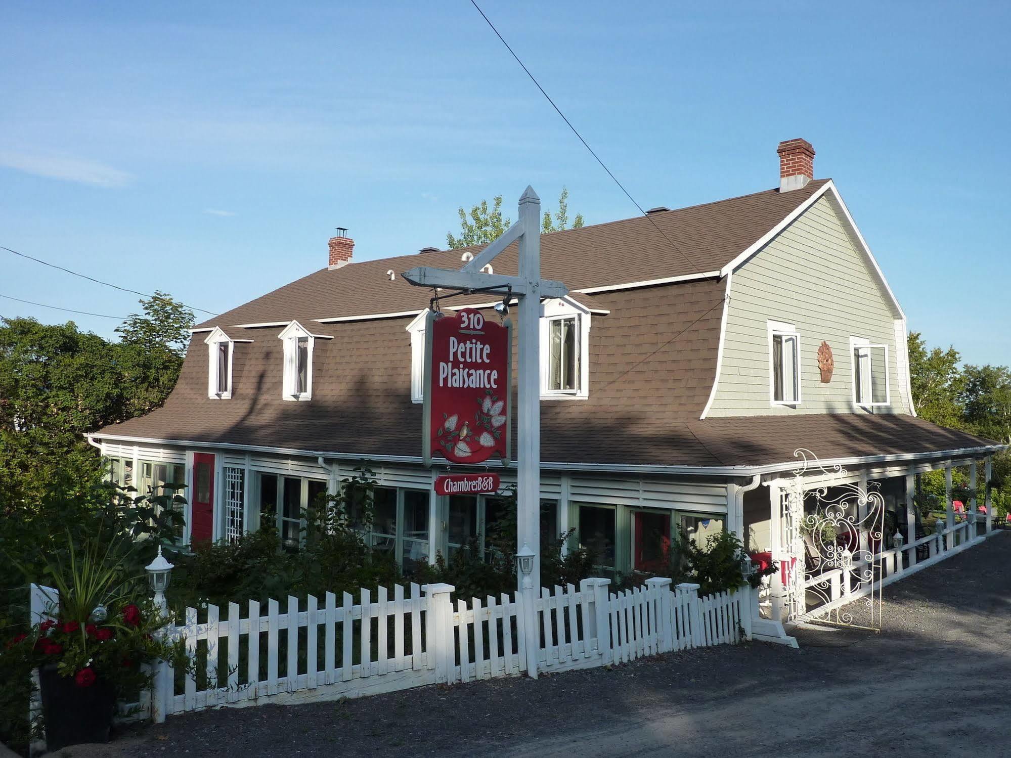 Auberge Petite Plaisanceラ・マルベー エクステリア 写真