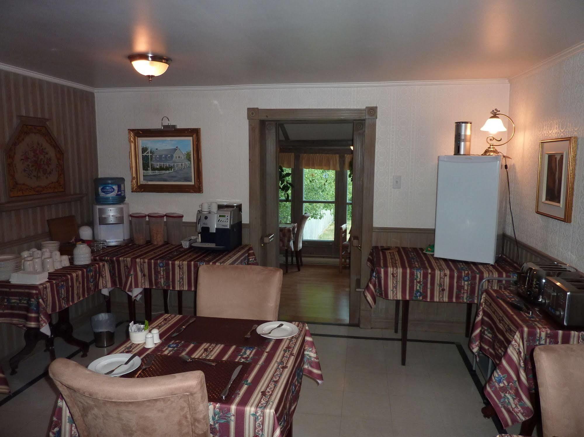 Auberge Petite Plaisanceラ・マルベー エクステリア 写真