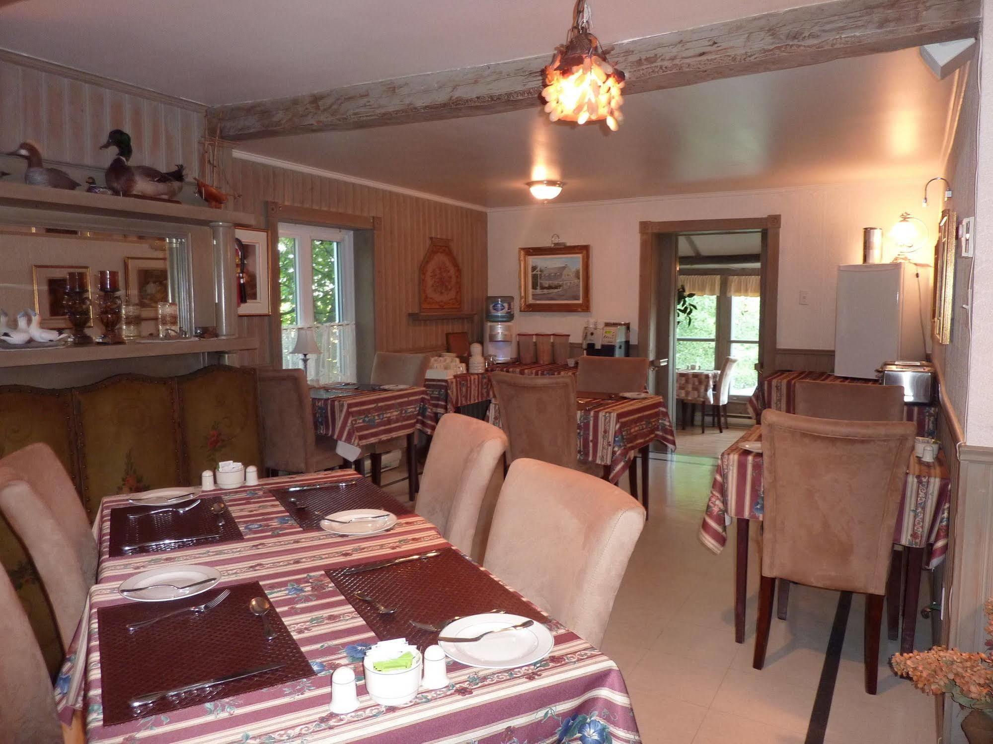Auberge Petite Plaisanceラ・マルベー エクステリア 写真